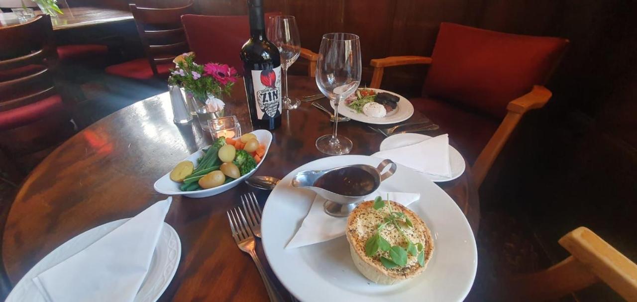 Kings Arms Hotel Sandwich Bagian luar foto