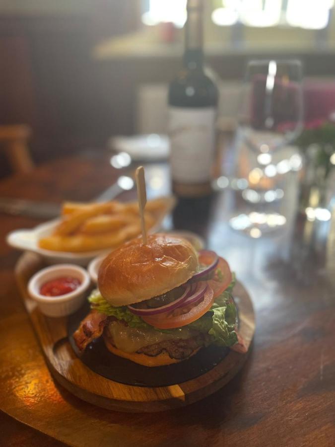 Kings Arms Hotel Sandwich Bagian luar foto